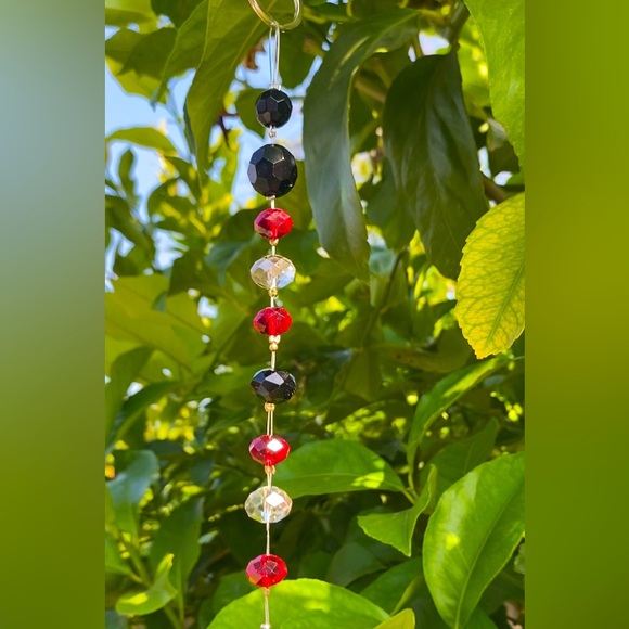 Black and red crystal suncatcher - Picture 4 of 11